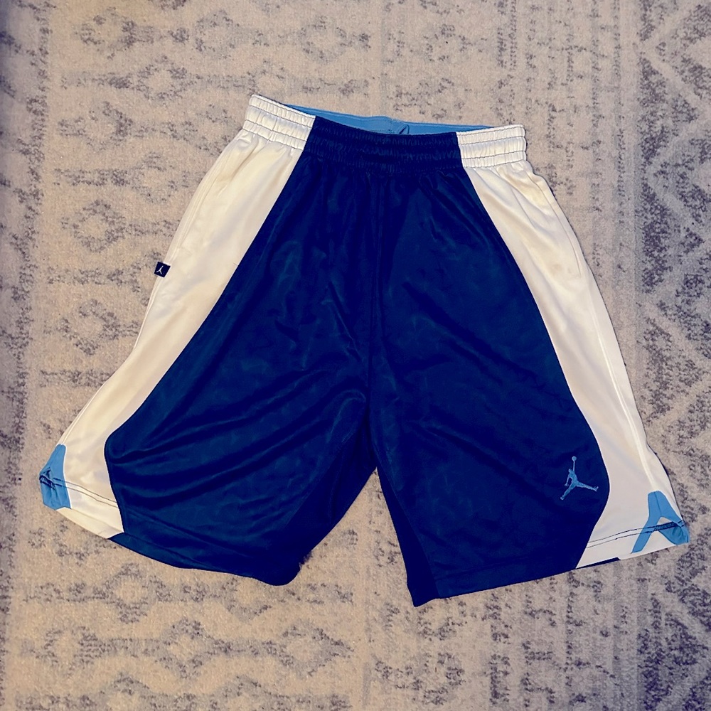 🔵⚪️ Mens XL Jordan Basketball Shorts